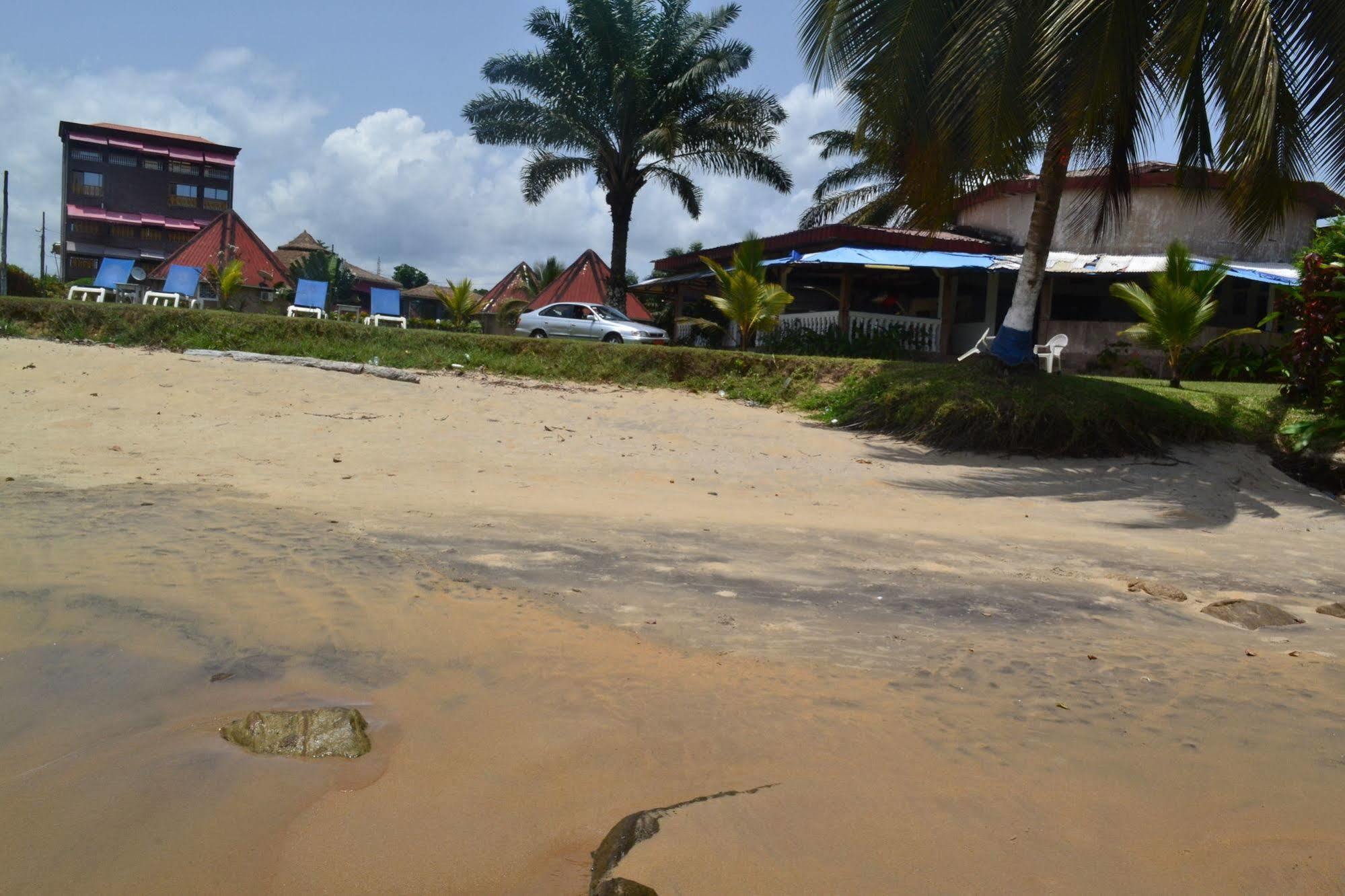 Adrien Beach Hotel Kribi Eksteriør billede