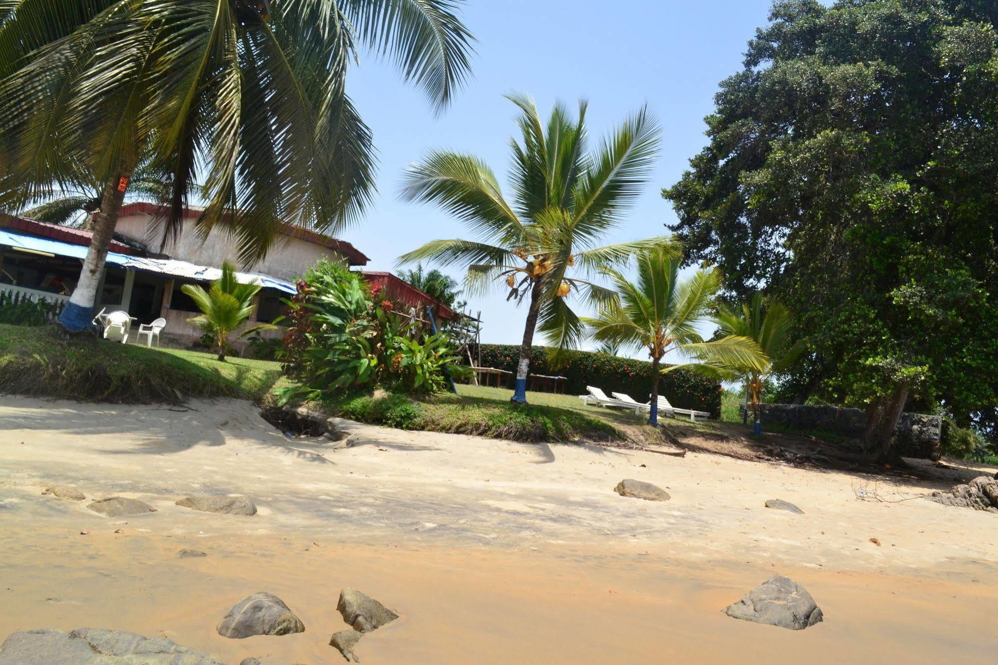 Adrien Beach Hotel Kribi Eksteriør billede