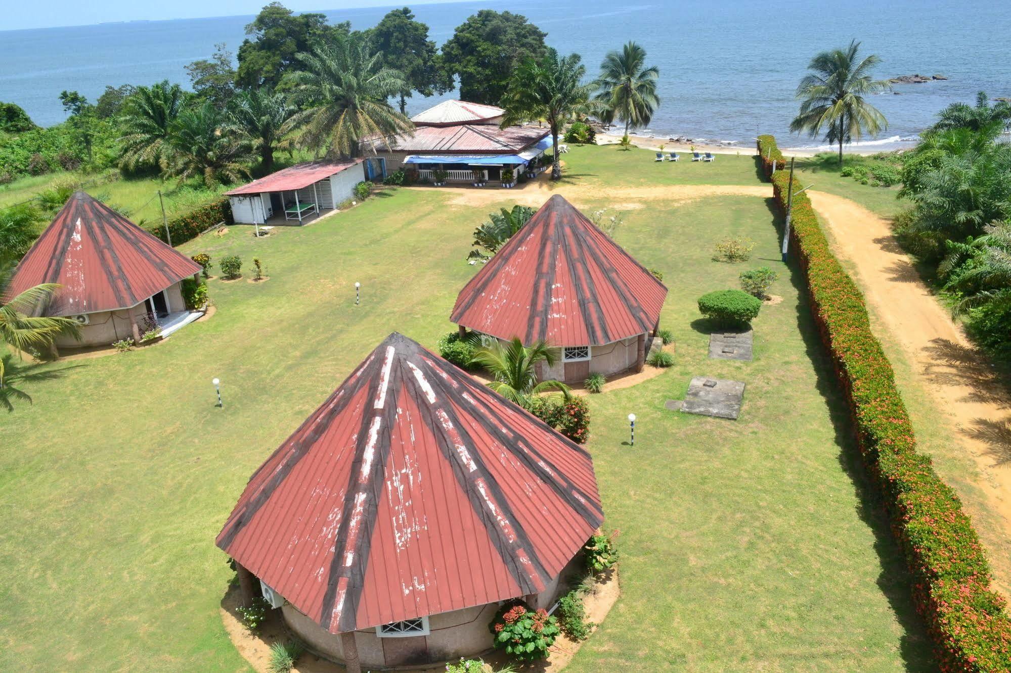 Adrien Beach Hotel Kribi Eksteriør billede