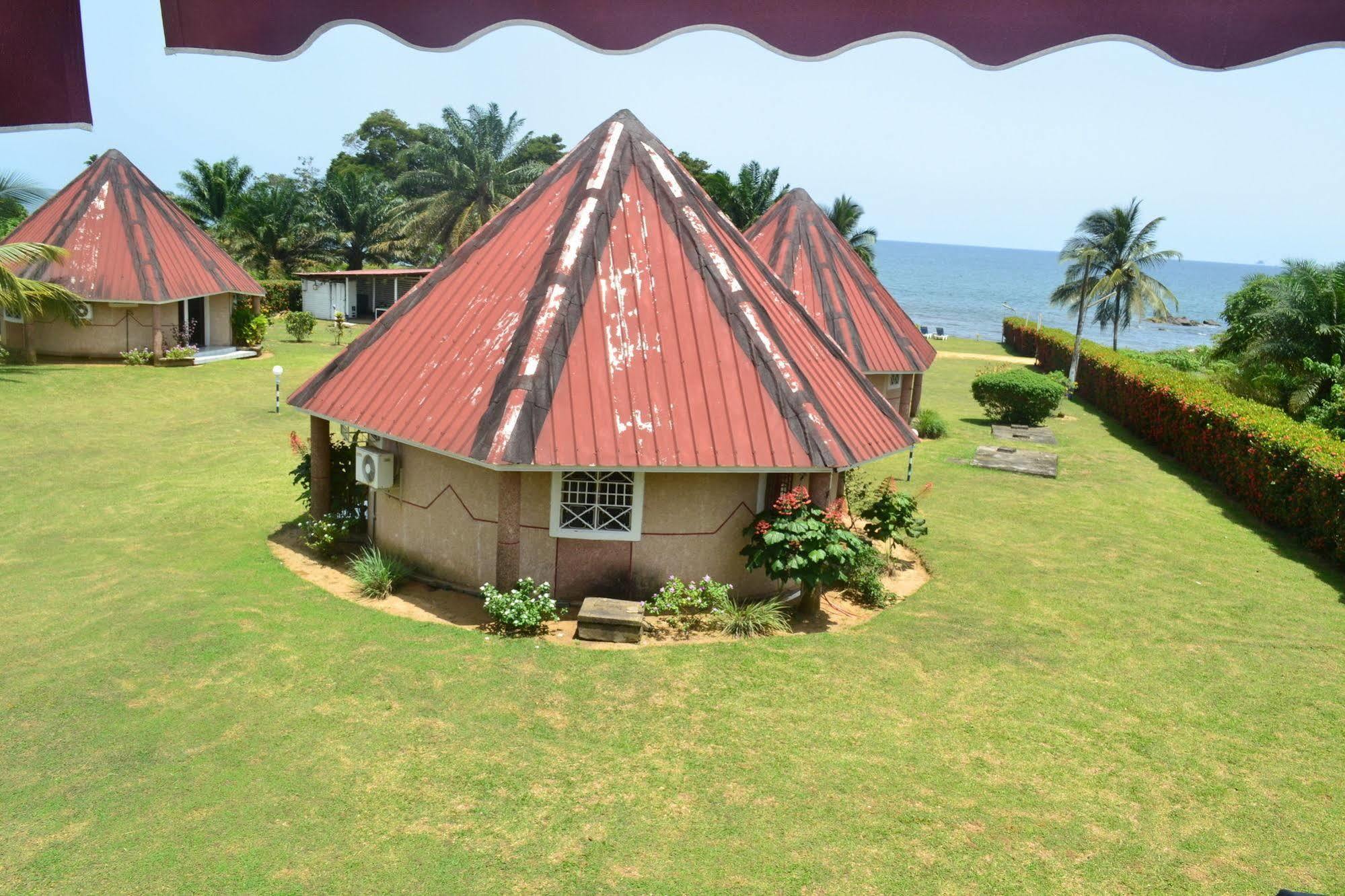 Adrien Beach Hotel Kribi Eksteriør billede